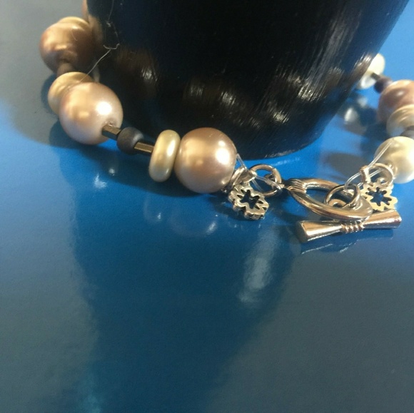 Jewelry - Picture 2 of 3